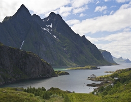 Lofoten Islands by CH - VisitNorway